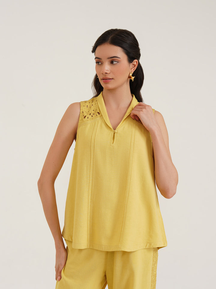 HERA – Embroidered Linen Top