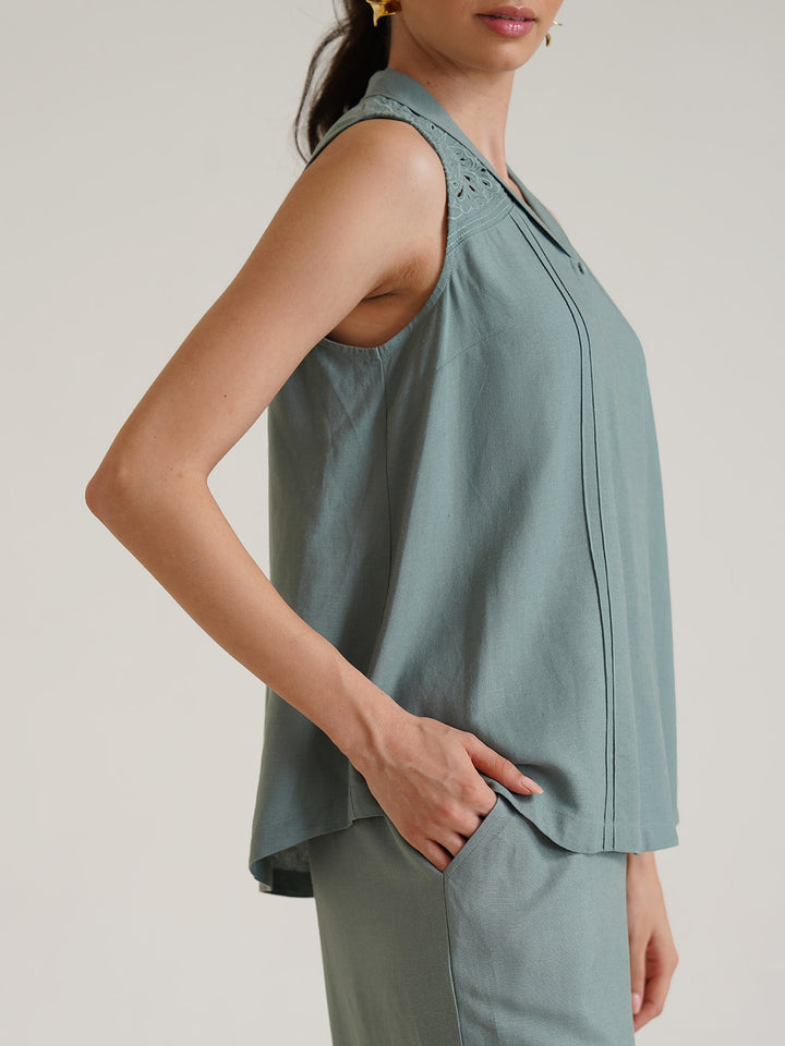 HERA – Embroidered Linen Top